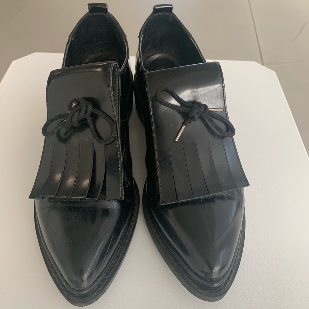 Zara Blucher Oxford with fringe, size 9 (40)